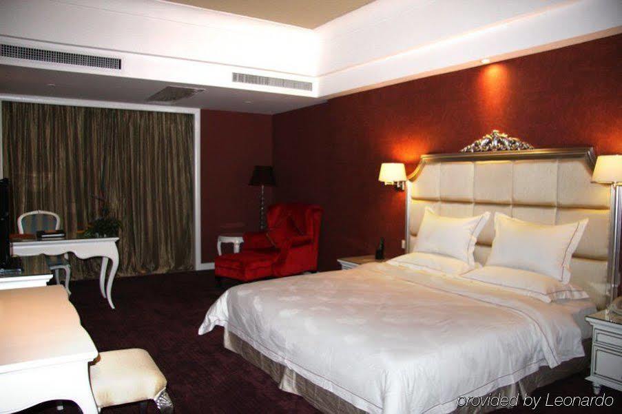 Taishan Junhaiyue Phoenix Hotel Room photo